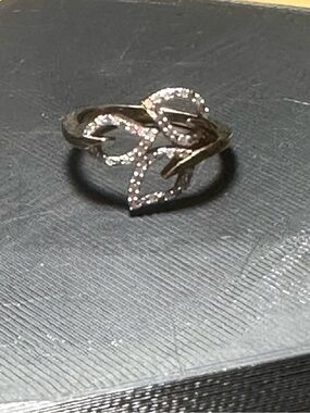 Delicate Leaf Women's Ring - size 6